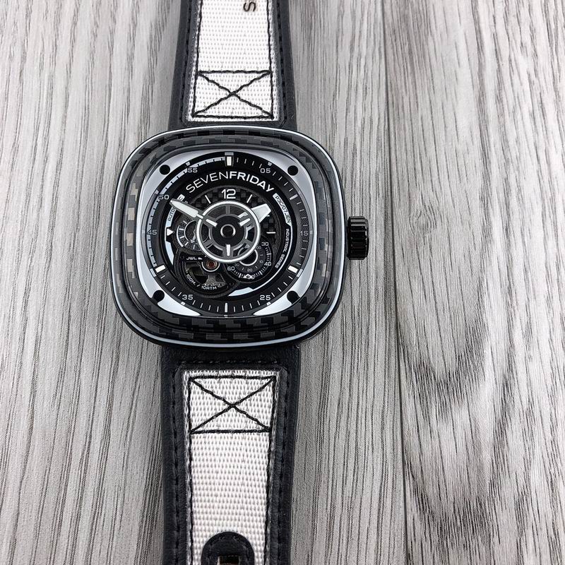 Seven Friday 47.6X47mm 090462